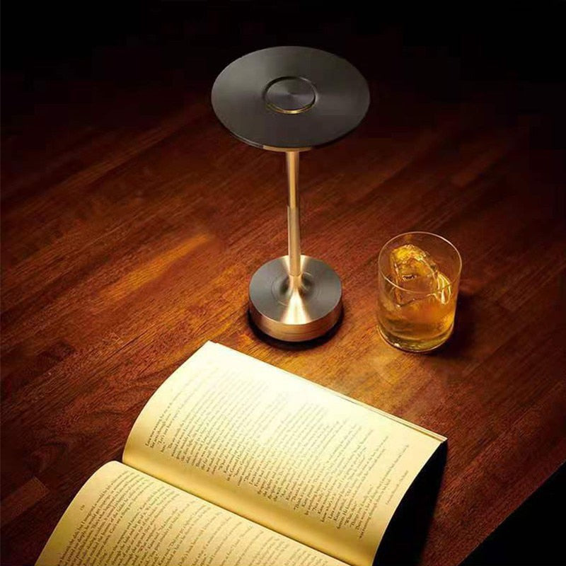 Home1992โข Simple Charging Desk Lamp
